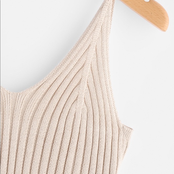 Beige ribbed cropped cami top - Picture 3 of 4